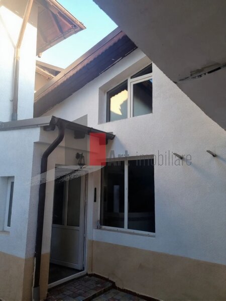 Domenii, Mihalache, 1 Mai - 0 comision